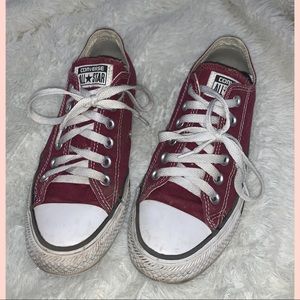 Low Top Converse - Maroon